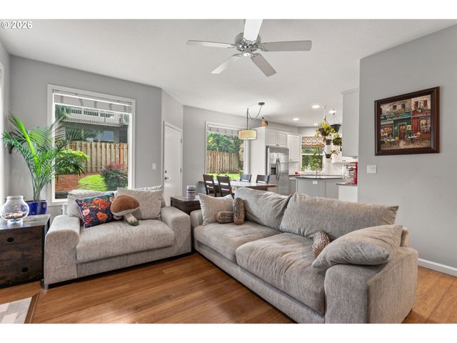 7632 Sw RUBY Ter, Portland, OR 97219