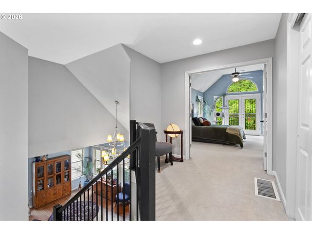 7632 Sw RUBY Ter, Portland, OR 97219