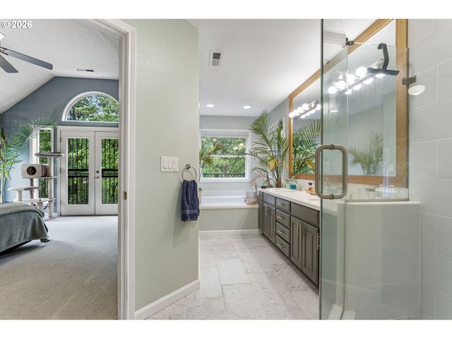 7632 Sw RUBY Ter, Portland, OR 97219