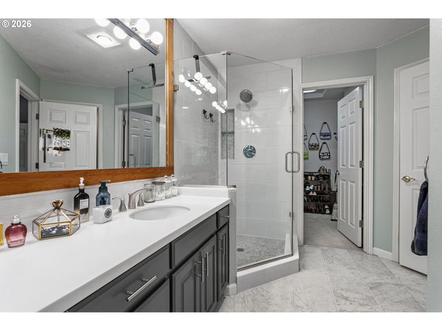 7632 Sw RUBY Ter, Portland, OR 97219