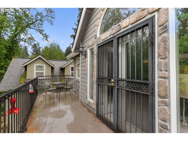 7632 Sw RUBY Ter, Portland, OR 97219