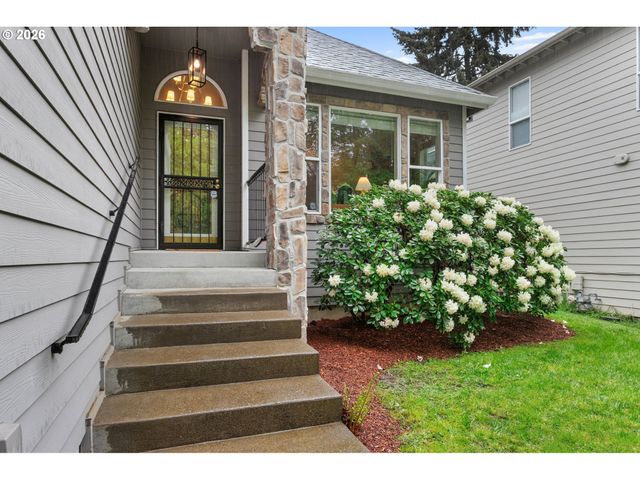 7632 Sw RUBY Ter, Portland, OR 97219