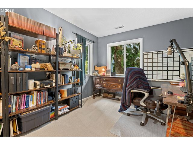 7632 Sw RUBY Ter, Portland, OR 97219