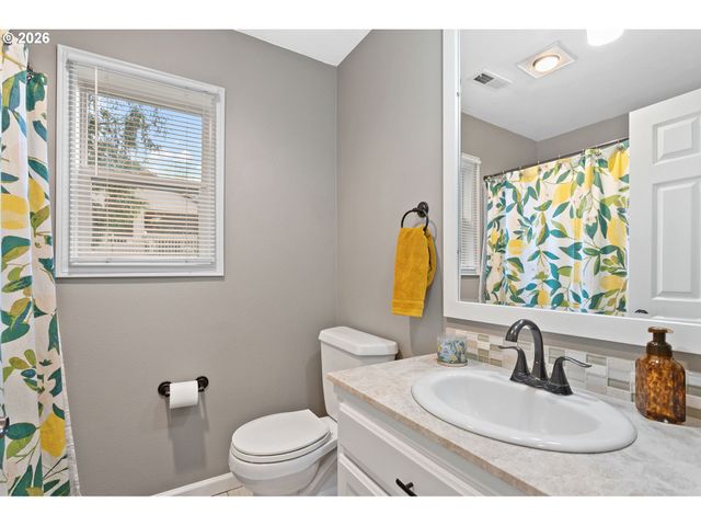 7632 Sw RUBY Ter, Portland, OR 97219