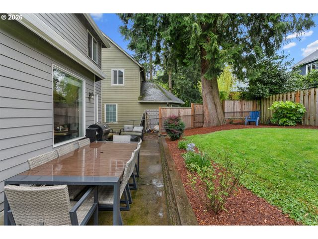 7632 Sw RUBY Ter, Portland, OR 97219