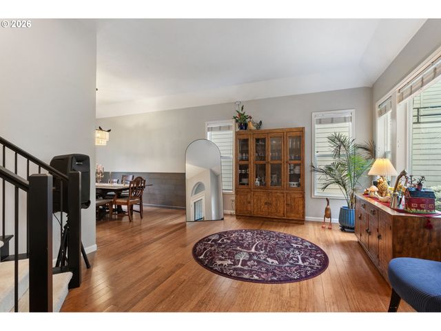 7632 Sw RUBY Ter, Portland, OR 97219