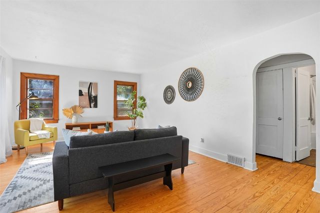 718 6th Avenue, Coralville, IA 52241