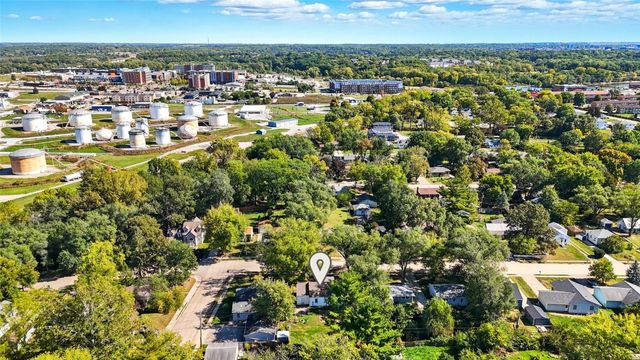 718 6th Avenue, Coralville, IA 52241