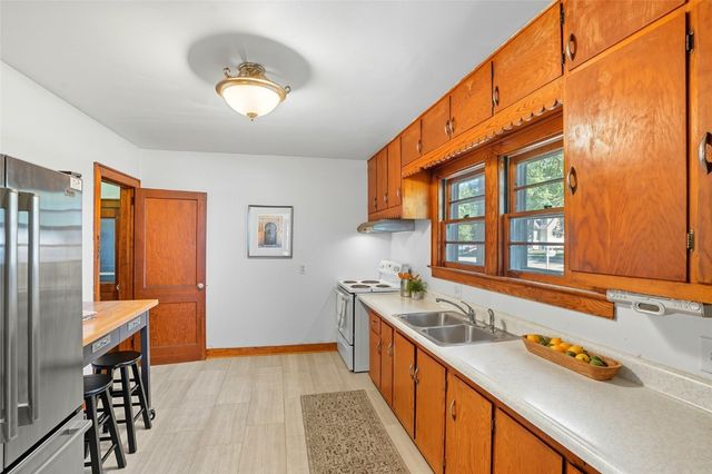 718 6th Avenue, Coralville, IA 52241