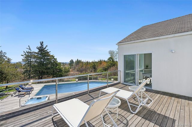 22 Tanners Neck Lane, Westhampton, NY 11977