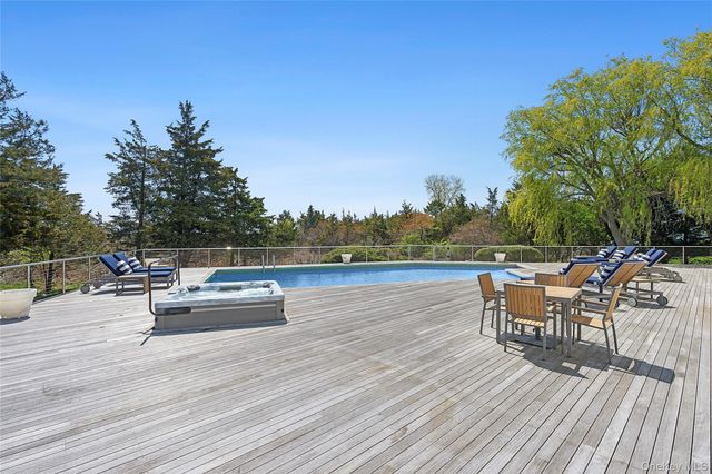 22 Tanners Neck Lane, Westhampton, NY 11977
