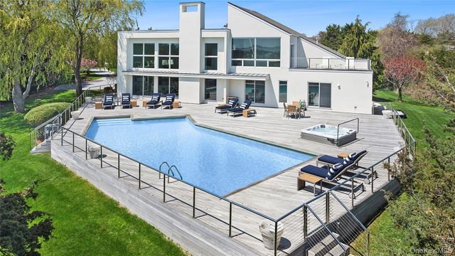 22 Tanners Neck Lane, Westhampton, NY 11977