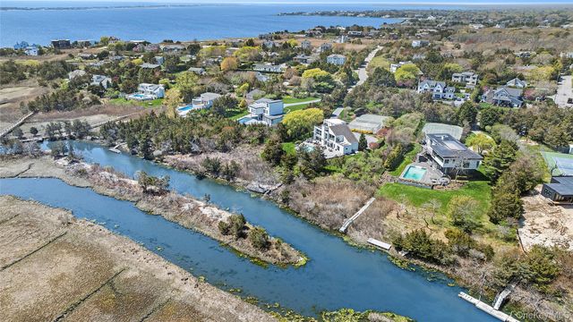 22 Tanners Neck Lane, Westhampton, NY 11977