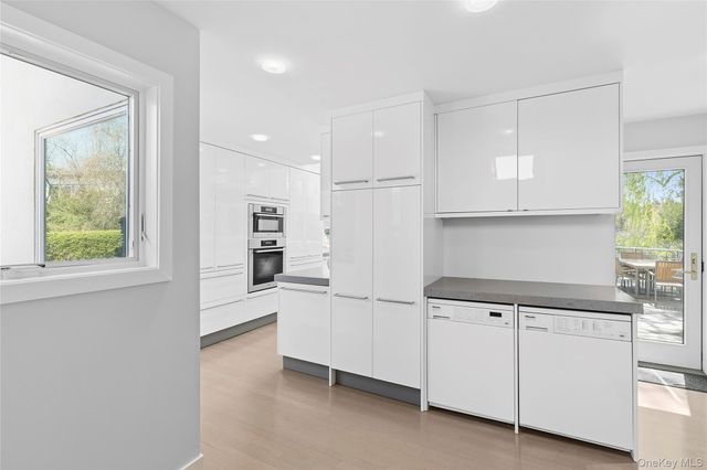 22 Tanners Neck Lane, Westhampton, NY 11977