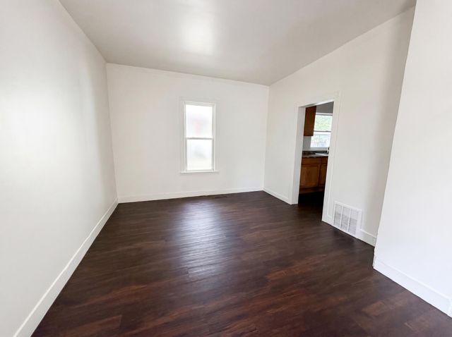 5200 Camden Avenue N, Minneapolis, MN 55430