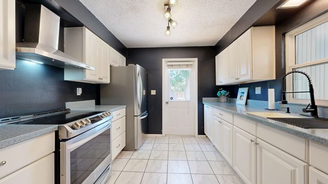 200 Cecilia Ct, St Augustine, FL 32086