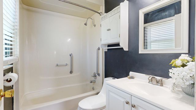 200 Cecilia Ct, St Augustine, FL 32086