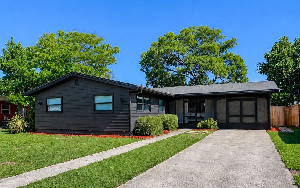 200 Cecilia Ct, St Augustine, FL 32086