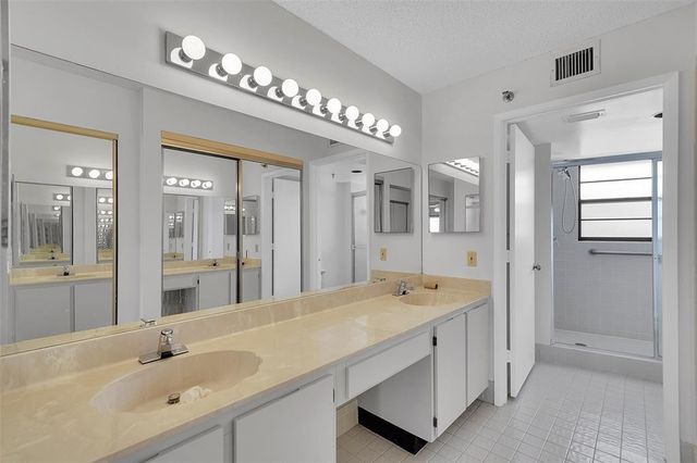 7370 S Oriole Boulevard 607, Delray Beach, FL 33446