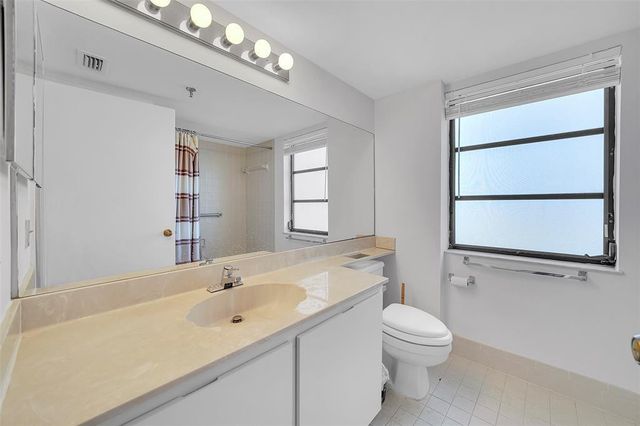 7370 S Oriole Boulevard 607, Delray Beach, FL 33446