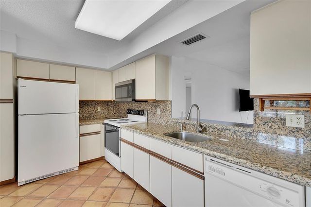 7370 S Oriole Boulevard 607, Delray Beach, FL 33446