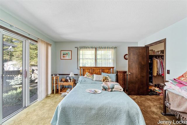 5073 Hillview Drive, Norton Shores, MI 49441