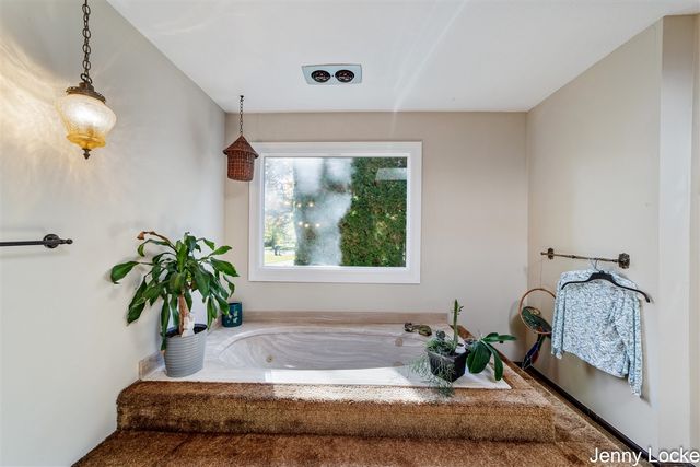 5073 Hillview Drive, Norton Shores, MI 49441