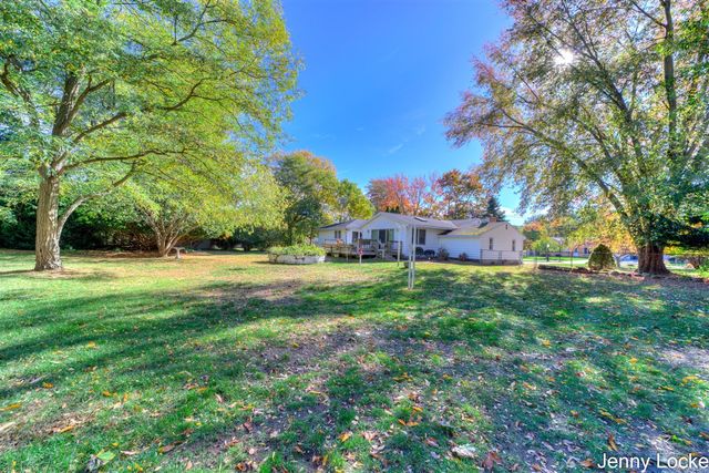 5073 Hillview Drive, Norton Shores, MI 49441