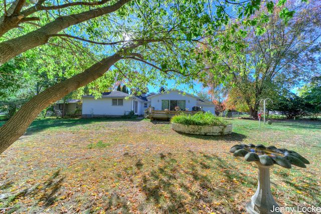 5073 Hillview Drive, Norton Shores, MI 49441