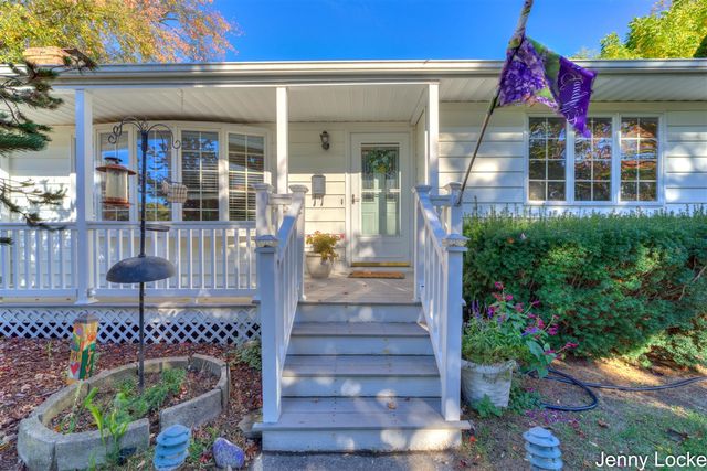 5073 Hillview Drive, Norton Shores, MI 49441