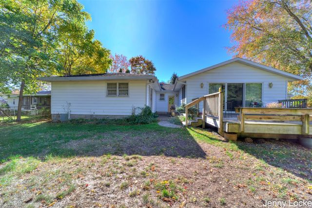 5073 Hillview Drive, Norton Shores, MI 49441