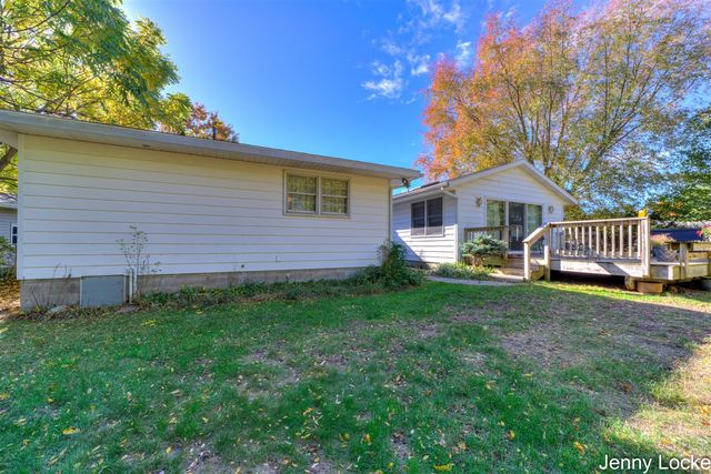 5073 Hillview Drive, Norton Shores, MI 49441