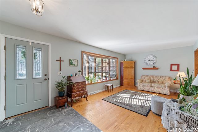 5073 Hillview Drive, Norton Shores, MI 49441