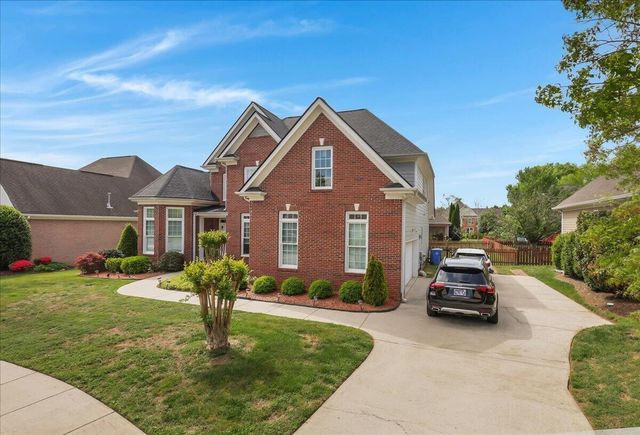 1090 Norfolk Green Circle, Chattanooga, TN 37421