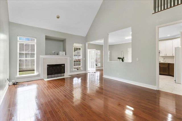 1090 Norfolk Green Circle, Chattanooga, TN 37421