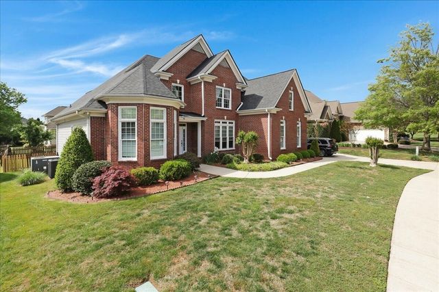 1090 Norfolk Green Circle, Chattanooga, TN 37421