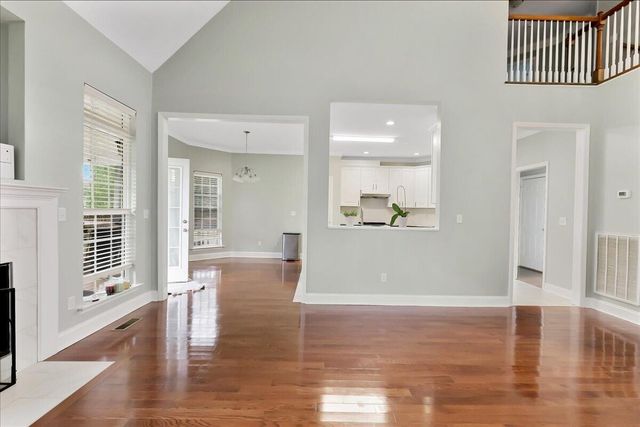 1090 Norfolk Green Circle, Chattanooga, TN 37421