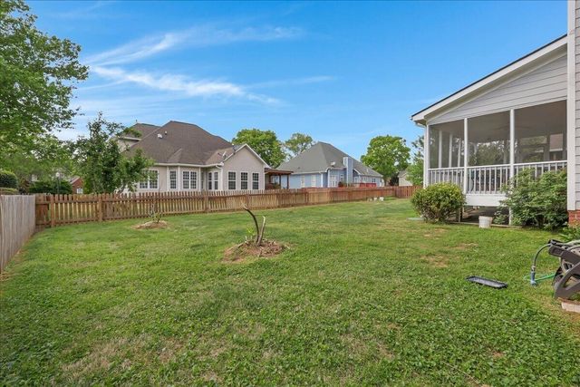 1090 Norfolk Green Circle, Chattanooga, TN 37421