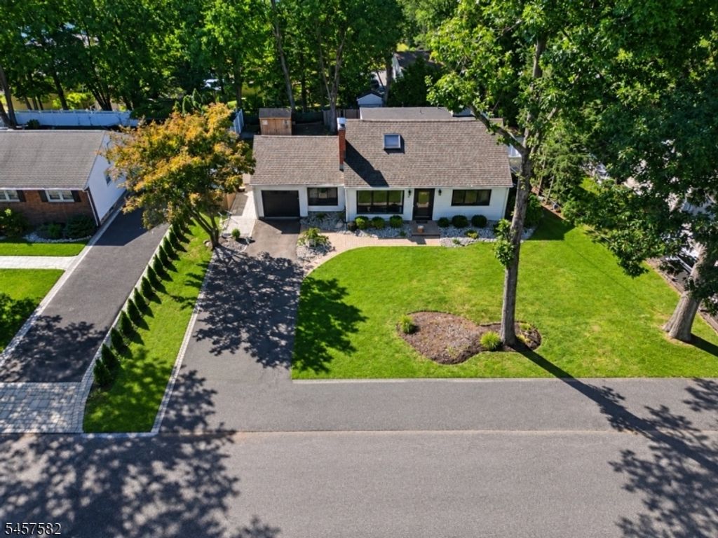 34 Northwood Dr, West Milford Twp., NJ 07480 — exterior