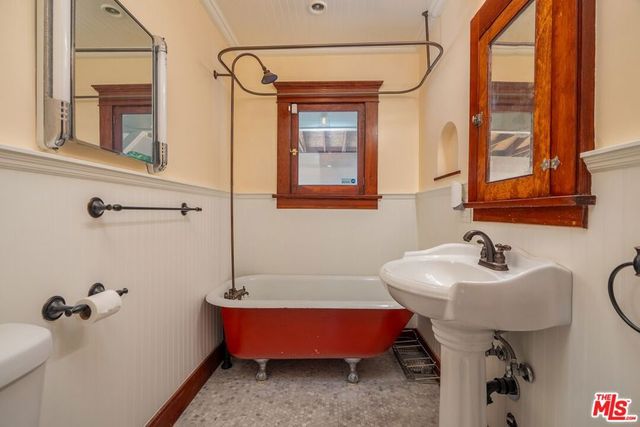 4253 Fountain Avenue, Los Angeles, CA 90029