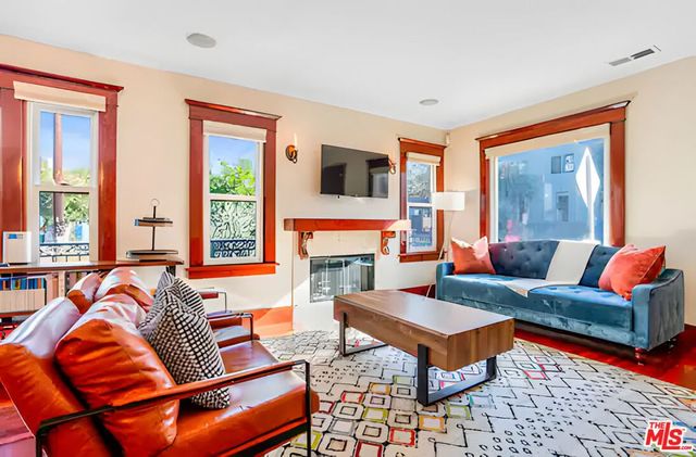 4253 Fountain Avenue, Los Angeles, CA 90029