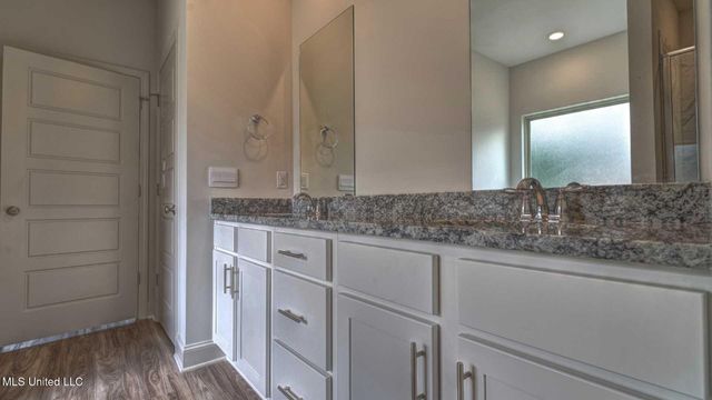 303 Castlewood Circle, Canton, MS 39046