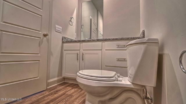 303 Castlewood Circle, Canton, MS 39046