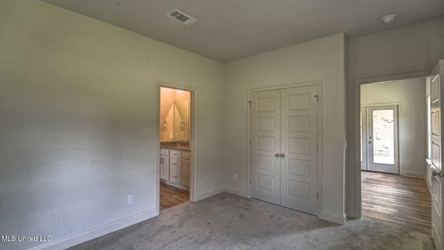 303 Castlewood Circle, Canton, MS 39046