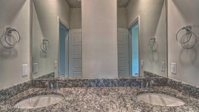 303 Castlewood Circle, Canton, MS 39046