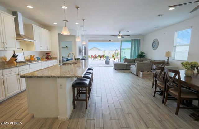 2318 E HARWELL Road, Phoenix, AZ 85042