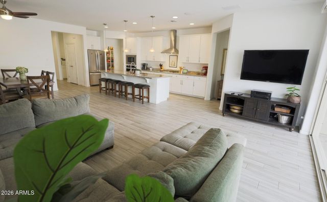 2318 E HARWELL Road, Phoenix, AZ 85042