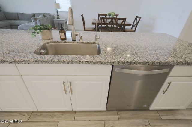 2318 E HARWELL Road, Phoenix, AZ 85042