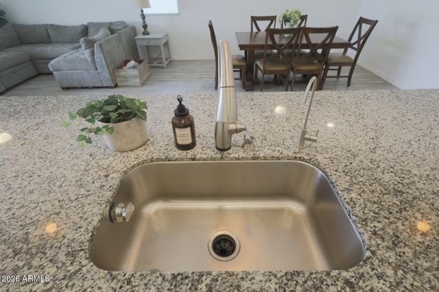 2318 E HARWELL Road, Phoenix, AZ 85042