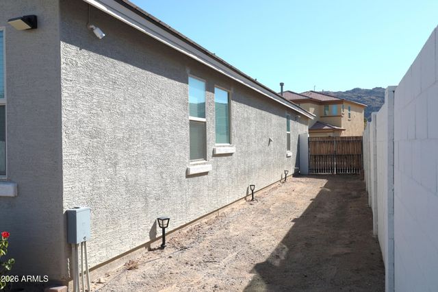 2318 E HARWELL Road, Phoenix, AZ 85042